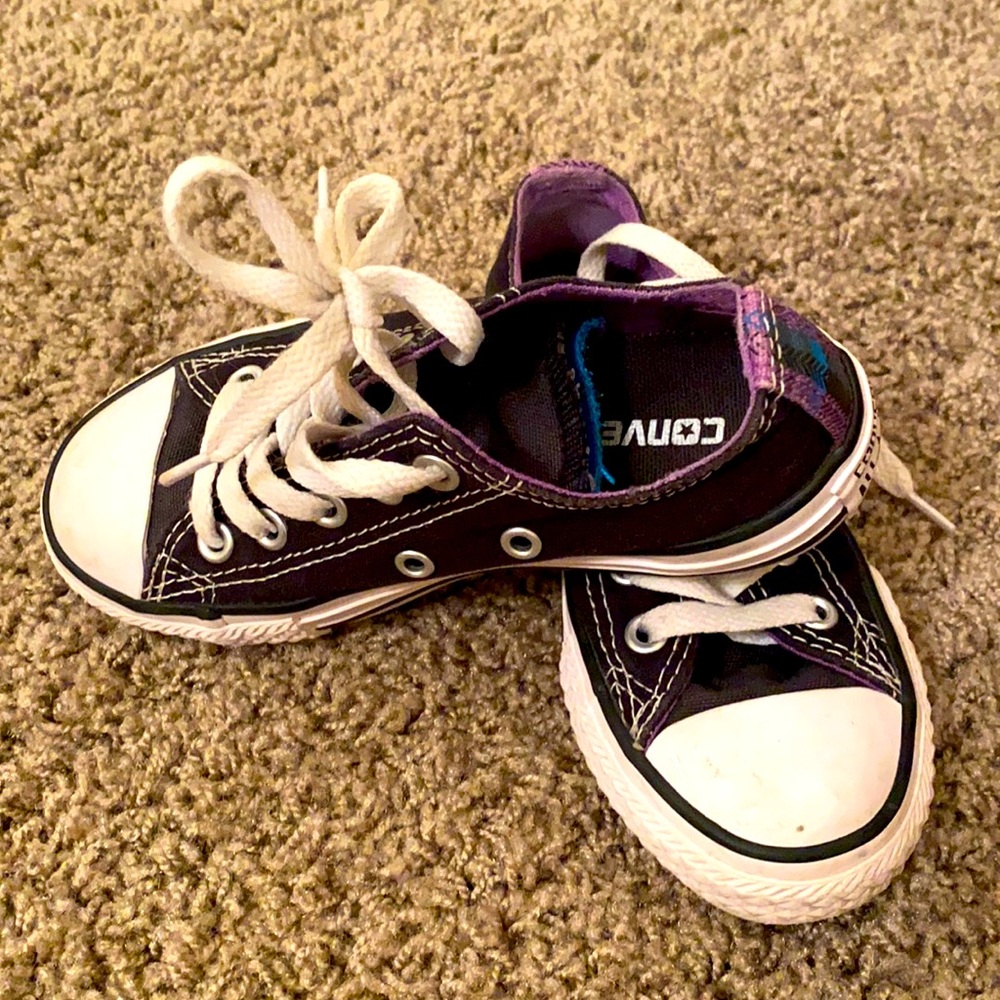 Black converse shoes
